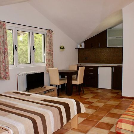Studio Apartments Morinj Luaran gambar