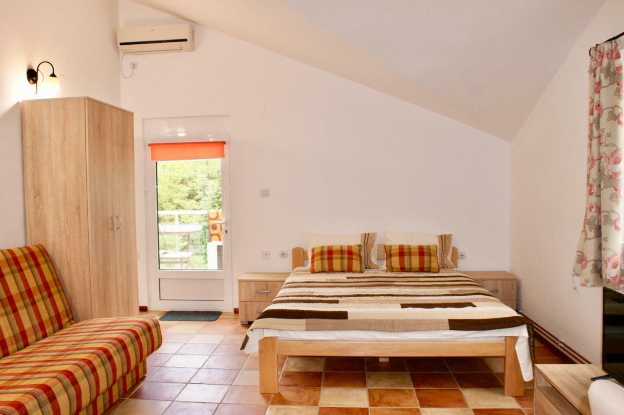 Studio Apartments Morinj Luaran gambar