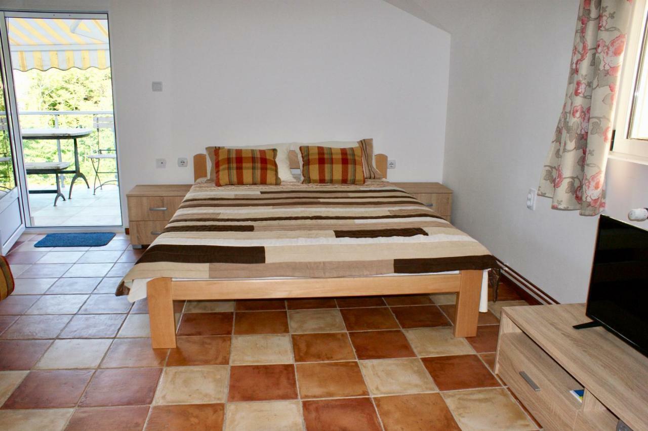 Studio Apartments Morinj Luaran gambar