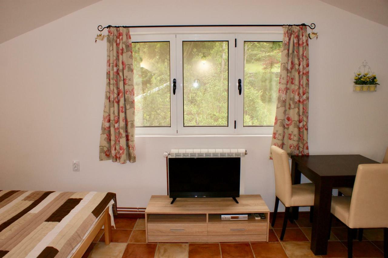 Studio Apartments Morinj Luaran gambar