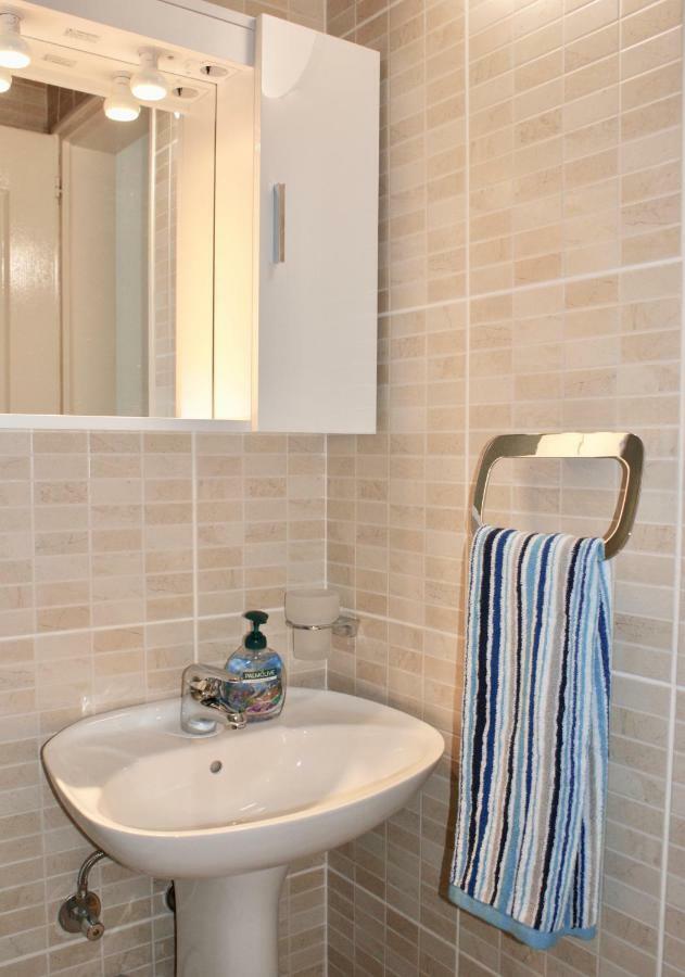 Studio Apartments Morinj Luaran gambar