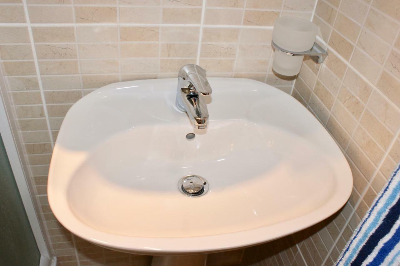 Studio Apartments Morinj Luaran gambar
