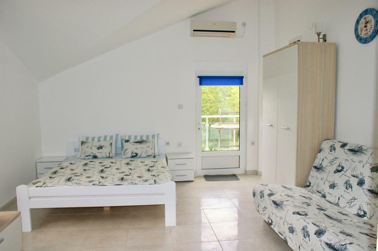 Studio Apartments Morinj Luaran gambar