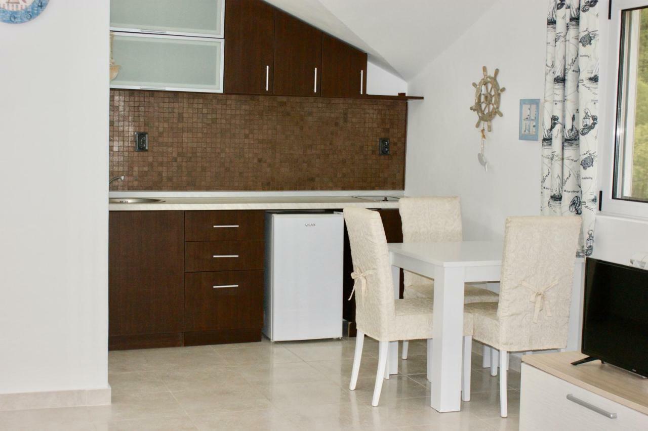 Studio Apartments Morinj Luaran gambar